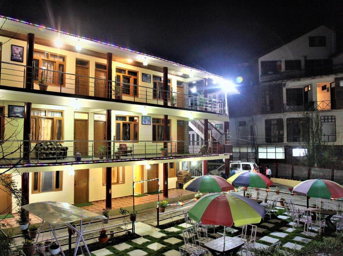 Hotel Chetna&cabañas Manāli Exterior foto